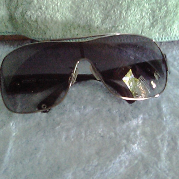 Coach shield sunglasses - Picture 2 of 11